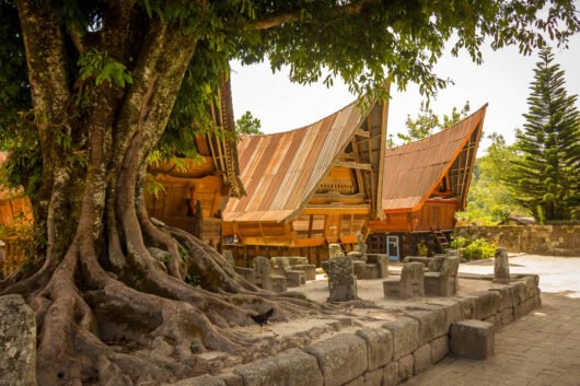 Traditionele Bataknese huizen in Tomok, Samosir, Lake Toba, Indon