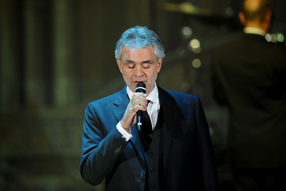 12_e_andreaBocelli_esatour